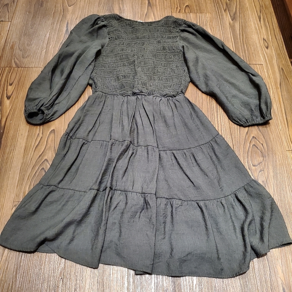 By the River Hunter Green Dress Fit Flare Puff Sleeve Smocked Classic Casual L - Picture 2 of 9